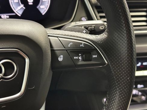 Used 2024 Audi Q5 e Premium Plus w/ Premium Plus Package image 38