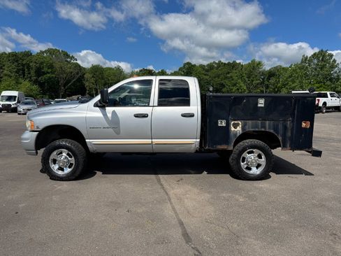 Used 2005 Dodge Ram 2500 Truck SLT AWD/4WD image 2