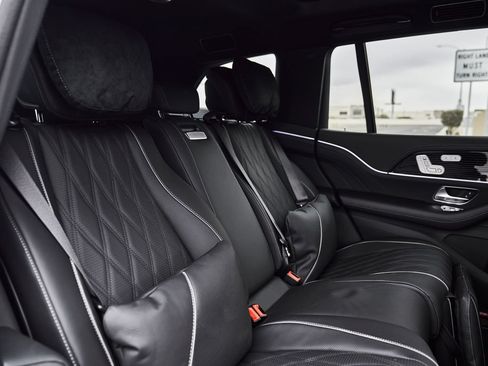 Used 2026 Mercedes-Benz Maybach GLS 600 4MATIC image 41
