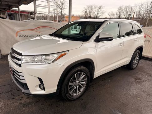 Used 2018 Toyota Highlander XLE image 8