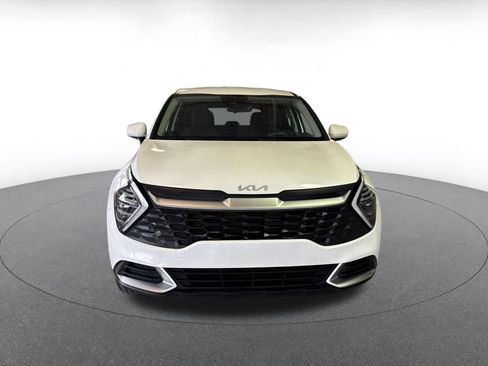 Used 2025 Kia Sportage LX FWD image 5