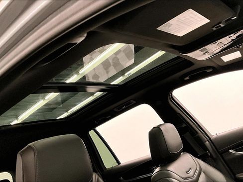 Used 2025 Cadillac XT6 Premium Luxury FWD image 19