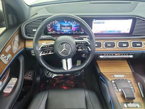 Used 2025 Mercedes-Benz GLS 450 4MATIC image 43