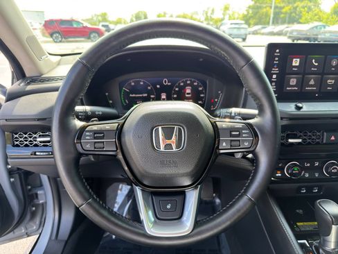 Used 2025 Honda Accord Touring image 16