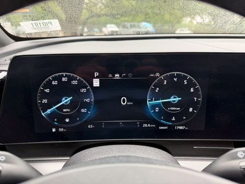 Used 2025 Kia Sportage SX FWD image 12