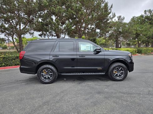 New 2025 Ford Expedition Tremor image 2