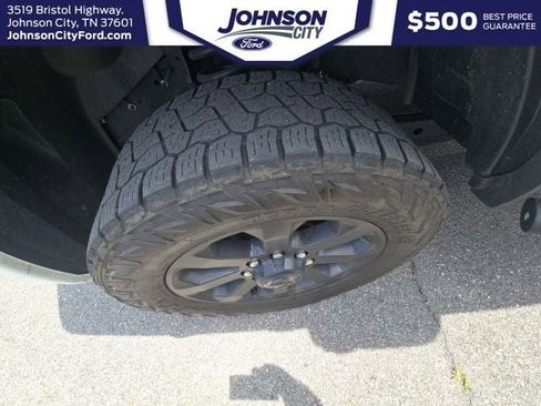 Used 2024 RAM 3500 Big Horn w/ Night Edition AWD/4WD image 24