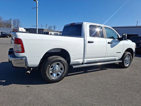 Used 2024 RAM 3500 Big Horn w/ Snow Chief Group AWD/4WD image 6