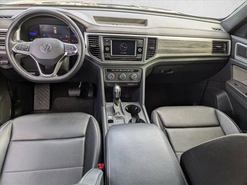 Used 2022 Volkswagen Atlas Cross Sport SE image 16