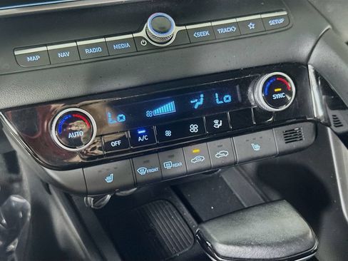 Used 2025 Hyundai Elantra SEL FWD image 26