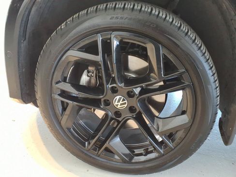 Used 2026 Volkswagen Tiguan SE R-Line AWD/4WD image 7