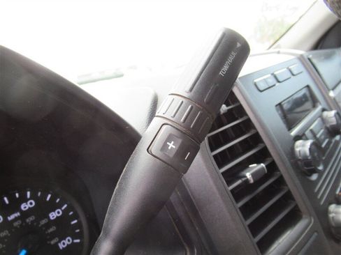 Used 2017 Ford F550 2WD Regular Cab Super Duty image 21