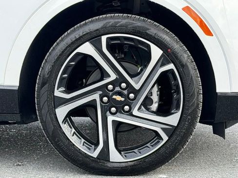 New 2026 Chevrolet Equinox EV LT image 18