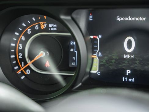 New 2025 Jeep Gladiator Sport image 42