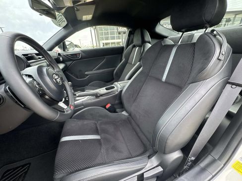 Used 2025 Toyota GR86 Premium RWD image 15