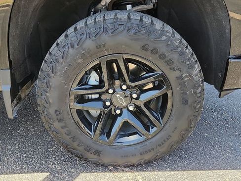 Used 2024 Chevrolet Silverado 1500 LT Trail Boss w/ Convenience Package II AWD/4WD image 7
