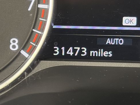 Used 2023 Nissan Pathfinder SL image 5