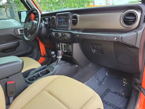 Used 2020 Jeep Wrangler Unlimited Sport AWD/4WD image 11