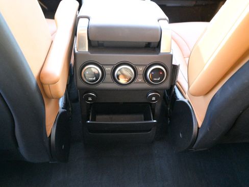 Used 2019 Land Rover Discovery HSE image 39