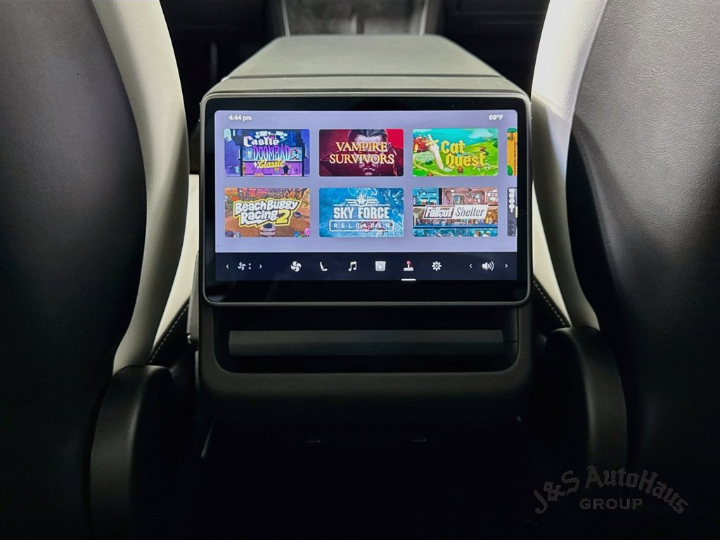 Used 2026 Tesla Model Y 2WD image 33