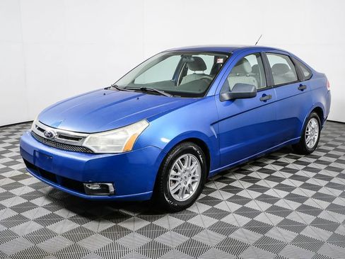 Used 2011 Ford Focus SE image 3
