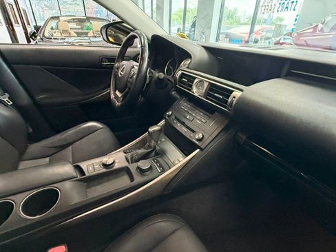 Used 2015 Lexus IS 250 w/ Premium Package RWD image 38
