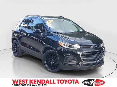 Used 2022 Chevrolet Trax LT w/ Midnight Edition image 1