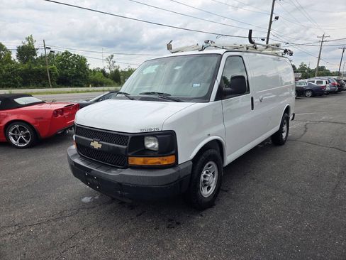 Used 2015 Chevrolet Express 2500 RWD image 3