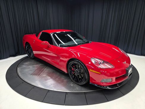 Used 2007 Chevrolet Corvette Coupe w/ Preferred Equipment Group RWD image 14