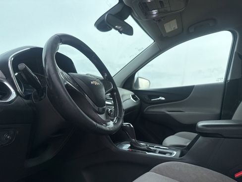 Used 2020 Chevrolet Equinox LT image 42