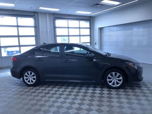 Certified 2025 Toyota Corolla LE image 33