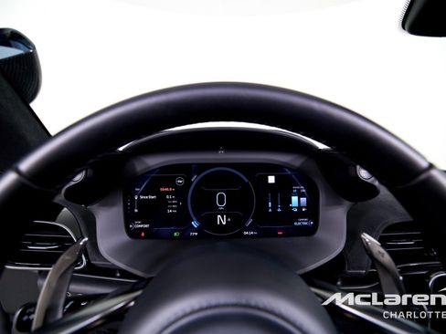Used 2025 McLaren Artura Spider image 15