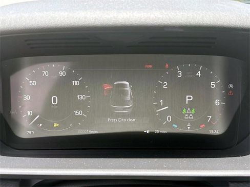 New 2025 Land Rover Discovery Dynamic SE image 31