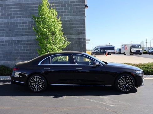Used 2023 Mercedes-Benz S 580 4MATIC Sedan image 5