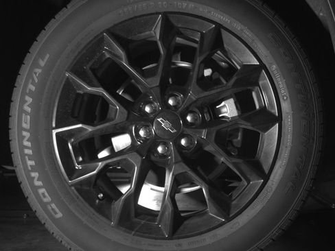 Used 2025 Chevrolet Traverse LT w/ Midnight/Sport Edition FWD image 21