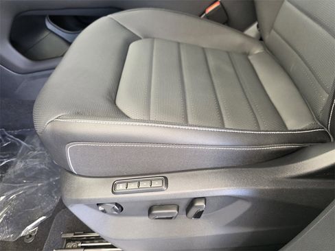 New 2026 Volkswagen Atlas Cross Sport SEL R-Line image 18