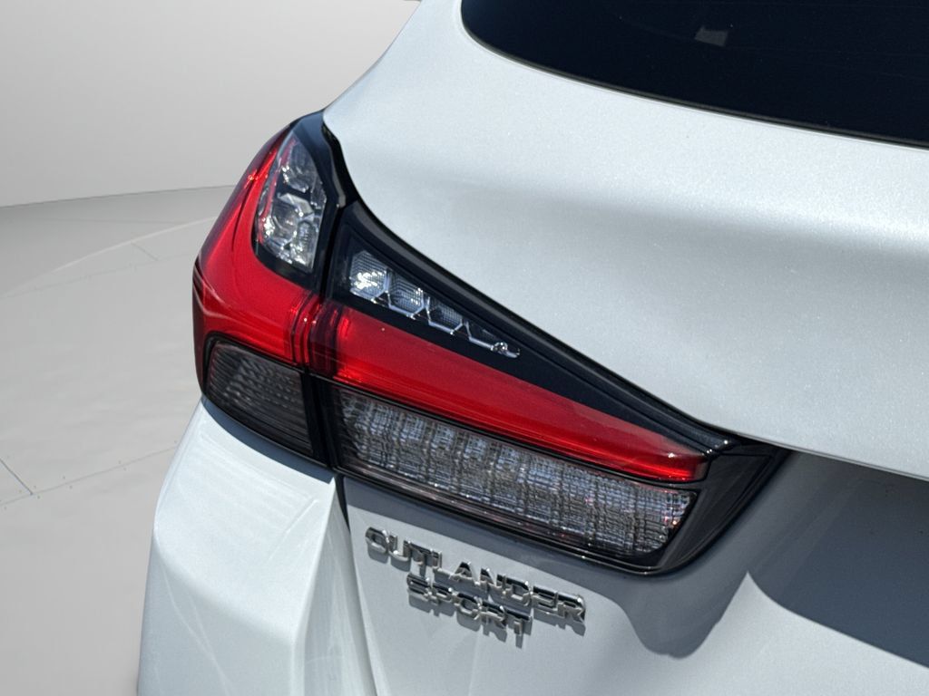 Used 2024 Mitsubishi Outlander Sport ES AWD/4WD image 18