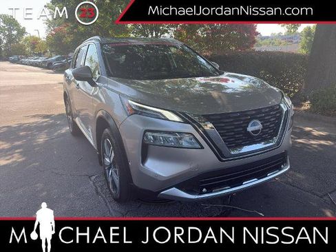 Certified 2023 Nissan Rogue Platinum w/ Platinum Premium Package FWD image 1