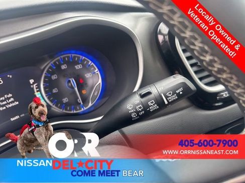 Used 2023 Chrysler Pacifica Touring-L FWD image 20