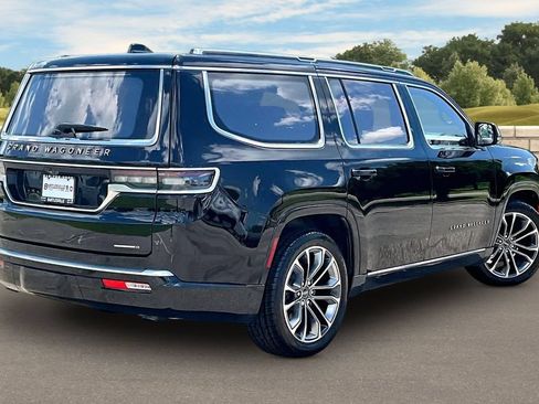 Used 2022 Jeep Grand Wagoneer Series III w/ Rear-Seat Entertainment Group AWD/4WD image 12