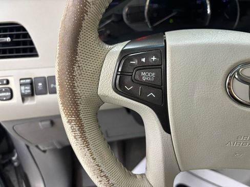 Used 2012 Toyota Sienna XLE w/ XLE Navigation Pkg FWD image 31