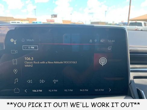 Used 2023 GMC Yukon AT4 w/ Technology Package AWD/4WD image 18