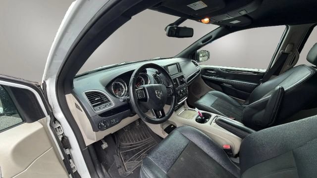 Used 2019 Dodge Grand Caravan SXT FWD image 12
