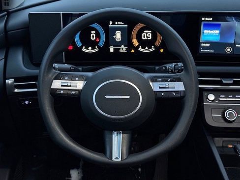 Certified 2025 Hyundai Tucson SE image 24