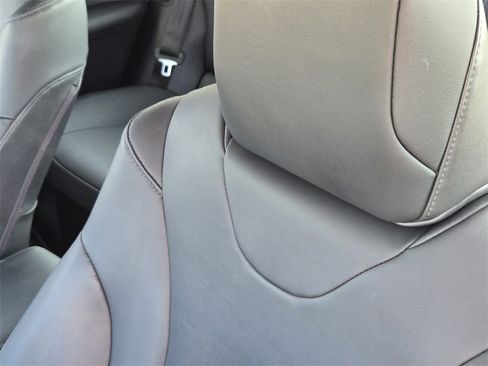 Used 2019 Toyota Prius Prime Advanced image 16