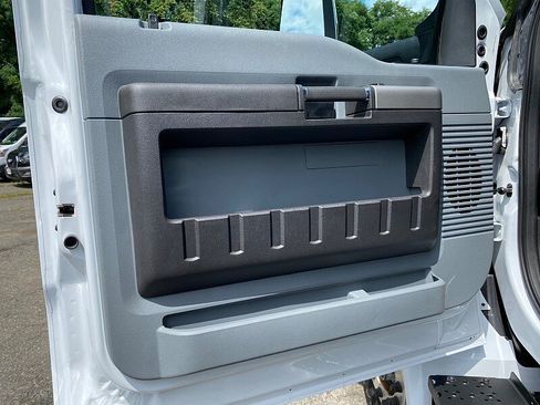 Used 2026 Ford F650 2WD Regular Cab Super Duty image 28