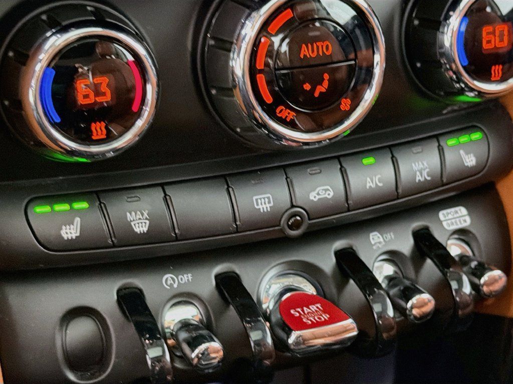 Used 2024 MINI Cooper S w/ Signature Upholstery Package FWD image 21
