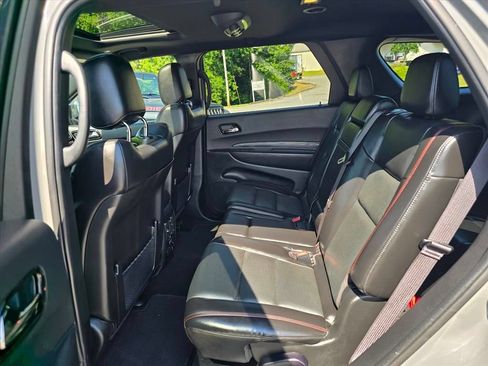 Used 2024 Dodge Durango GT RWD image 12
