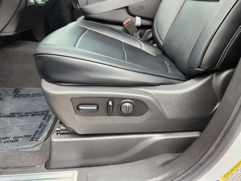 Used 2021 Chevrolet Silverado 1500 LT w/ Texas Edition Plus image 10