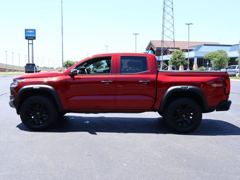 Used 2025 Chevrolet Colorado Trail Boss AWD/4WD image 31